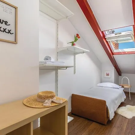 Apartment Antic Selce